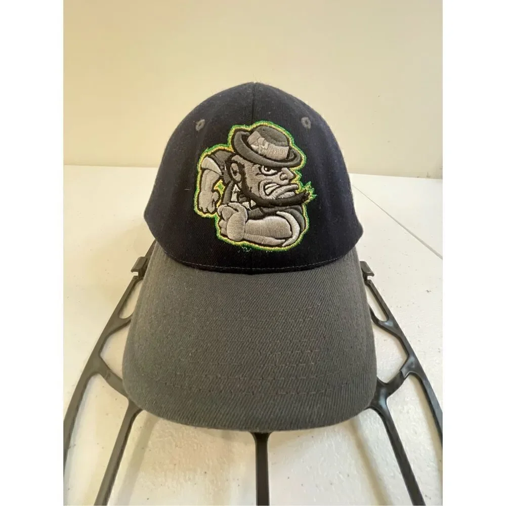 Notre Dame men’s navy t-shirt and baseball hat size large